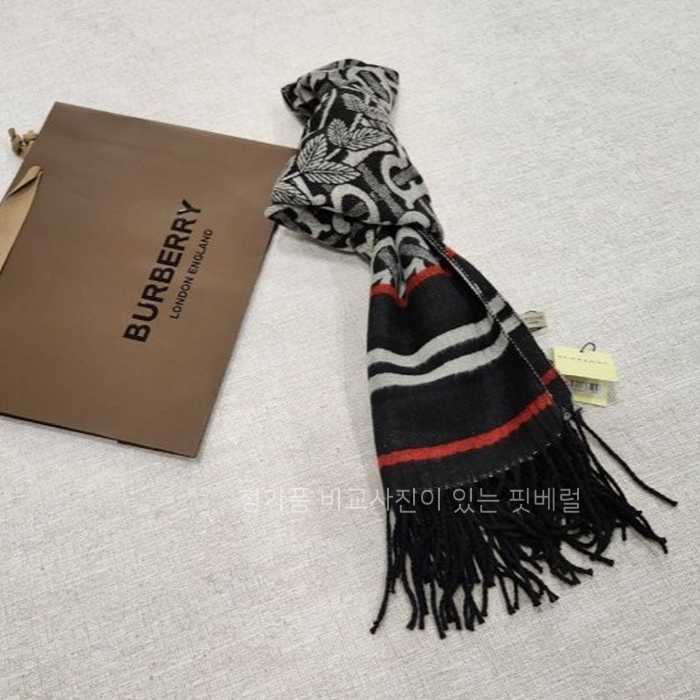 [국내배송] 버*리 캐시미어 몽타주 자카드 스트라이프 숄