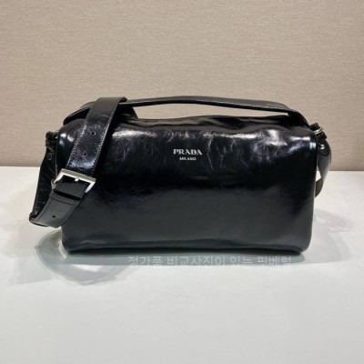 프*다 2VH194 가죽 숄더백