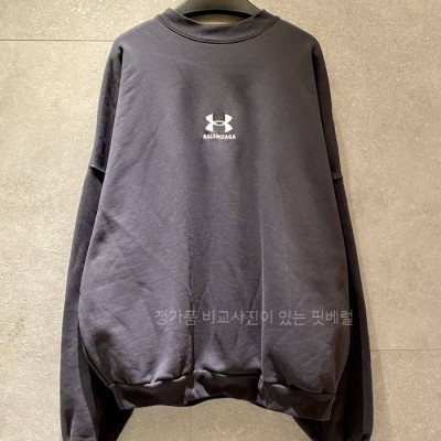 발*시아가 x 언*아머 스웨트셔츠 맨투맨