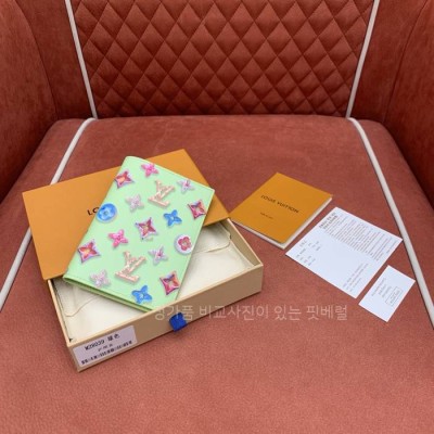 루*비통 M28039 패스포트 커버 여권지갑