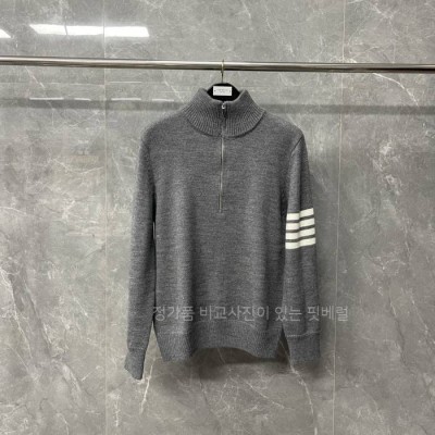 톰*라운 4-바 하이넥 울 하프 집업 니트