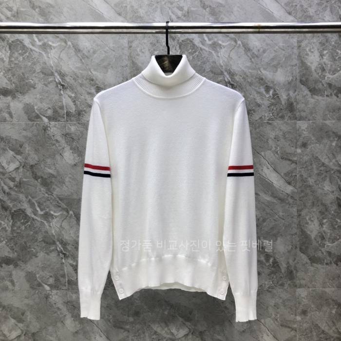 톰*라운 RWB 암밴드 저지 스티치 터틀넥 니트