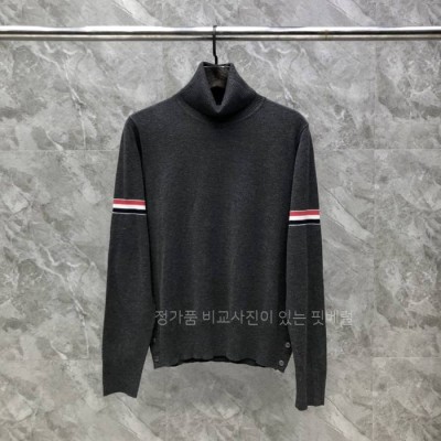 톰*라운 RWB 암밴드 저지 스티치 터틀넥 니트