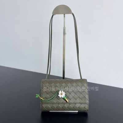 보*가베네타 838870 안디아모 데이지 파우치 크로스백