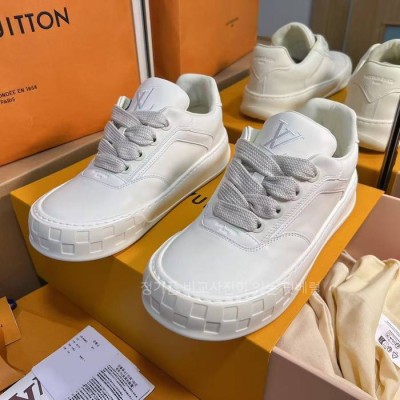 루*비통 LV 틸티드 스니커즈 남녀공용