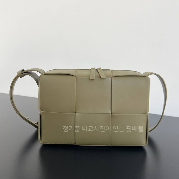 보*가베네타 731165 아르코 카메라백 남성용 미듐