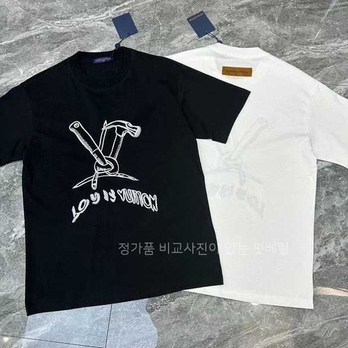 [국내배송] 루*비통 해머2 자수로고 라운드 티셔츠 (2color)