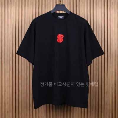 [국내배송] 발*시아가 시큐리티 테이프 로고 오버사이즈 티셔츠